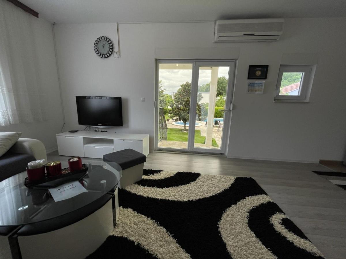Sunny Apartment With Swimming Pool Stolac Exteriör bild