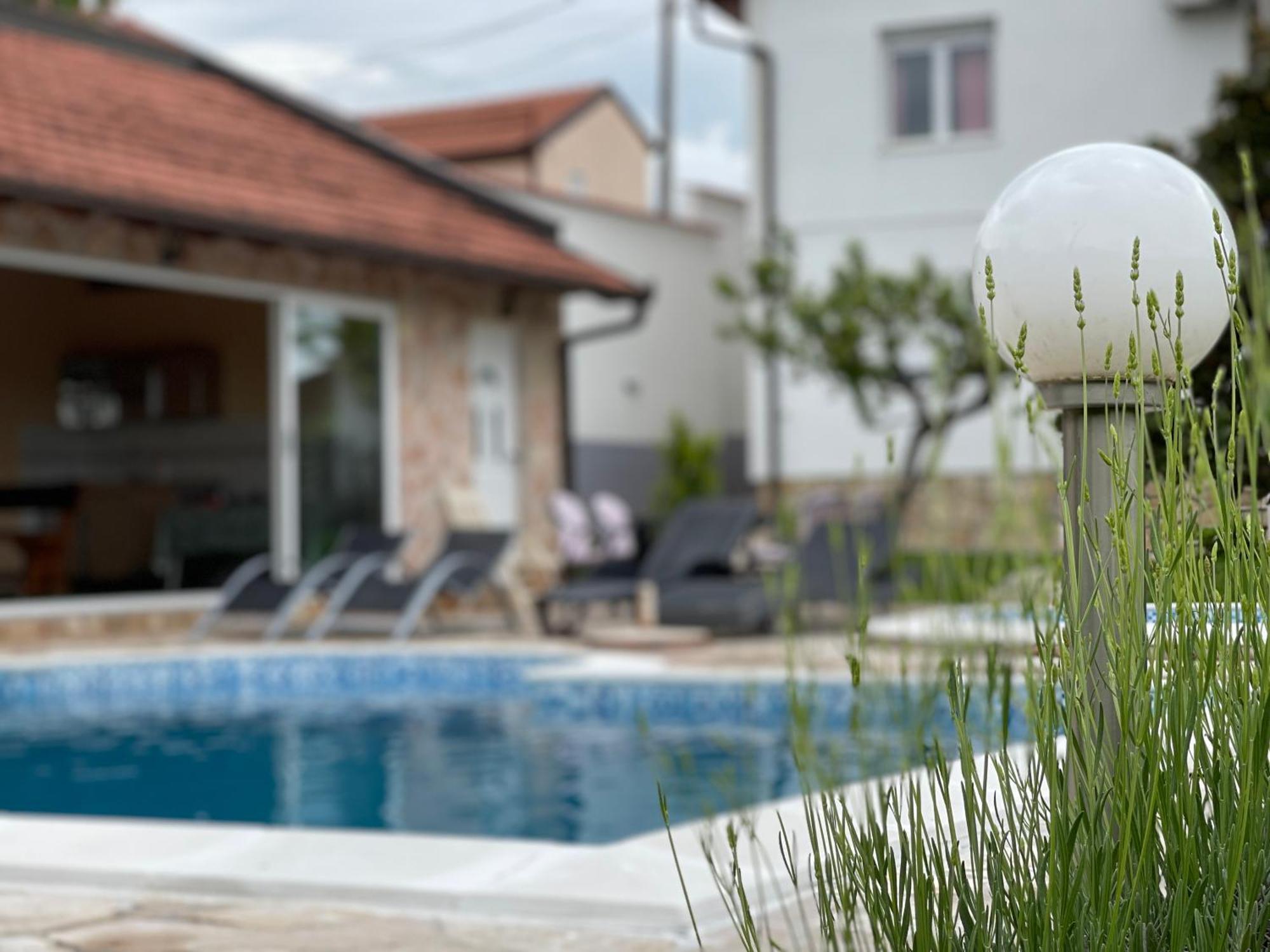Sunny Apartment With Swimming Pool Stolac Exteriör bild